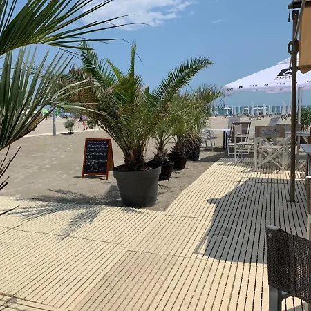 Marina Surf Resort *